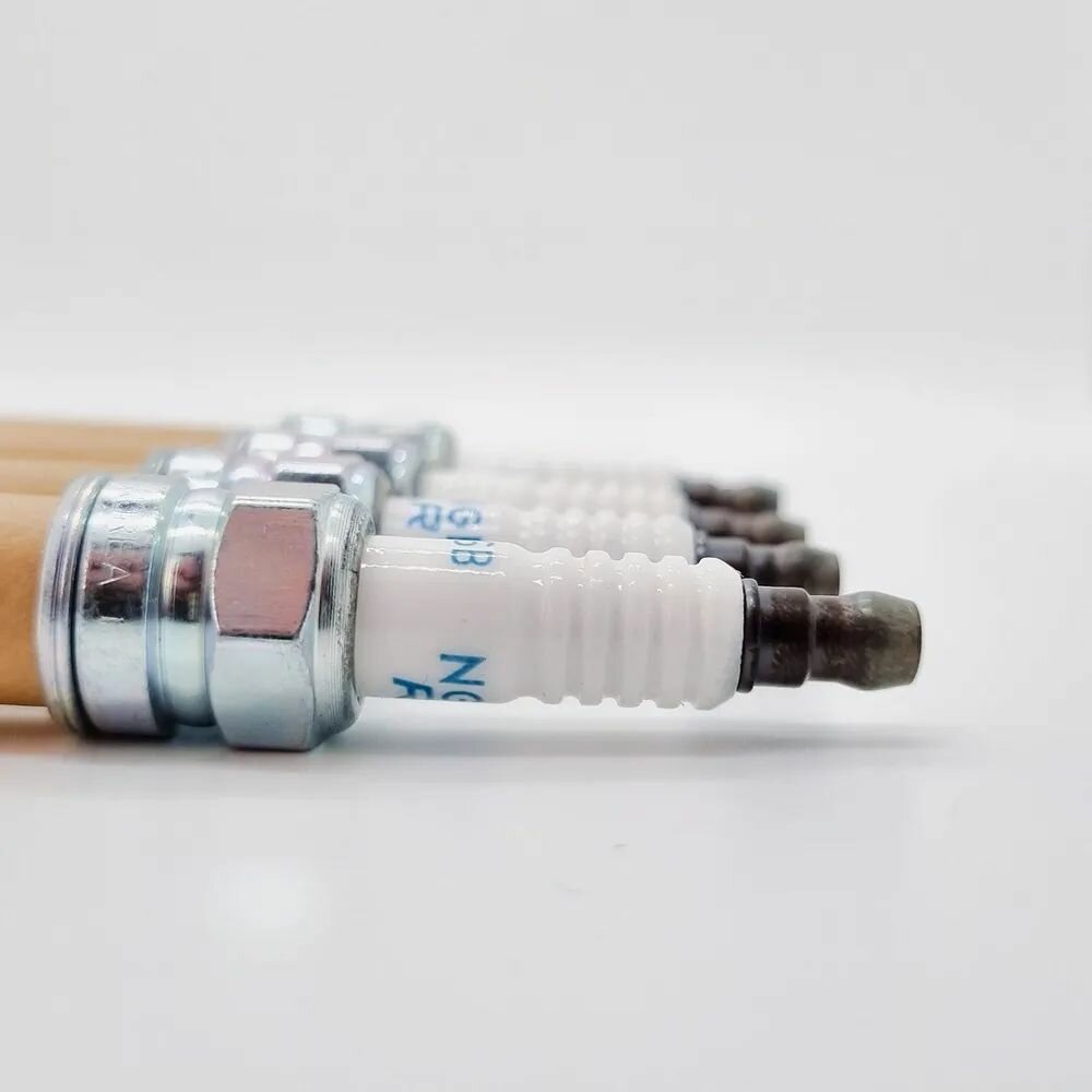 фото Свеча зажигания Hyundai KIA 18855-10060, NGK. Для Kia Rio, Ceed, Cerato. Soul, Seltos. Hyundai Solaris, Creta, Elantra, Accent. Свечи Хендай-Киа.