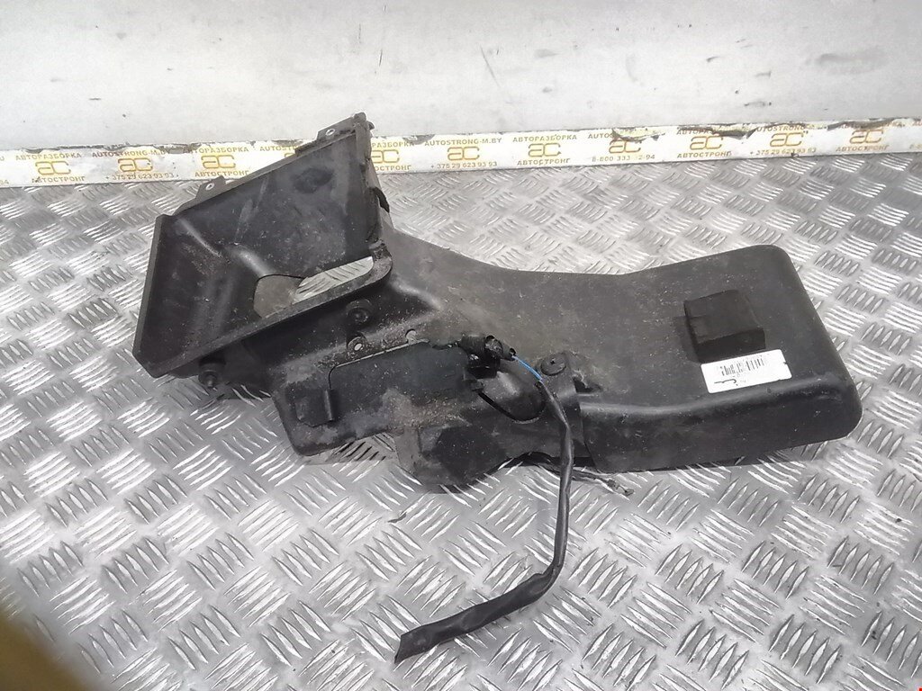 Воздухозаборник (наружный) Mazda 5 CR RF8K13566 арт. 718210