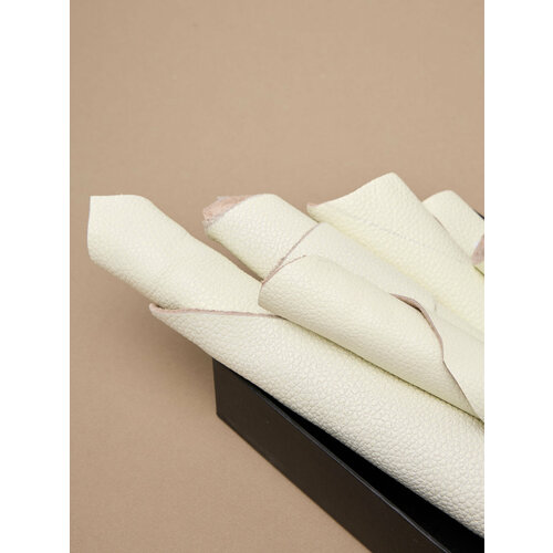 Кожа натуральная для рукоделия и творчества куски Кожкусок лоскут цветной Alliance сливочный молочный айвори 300 гр 415₽