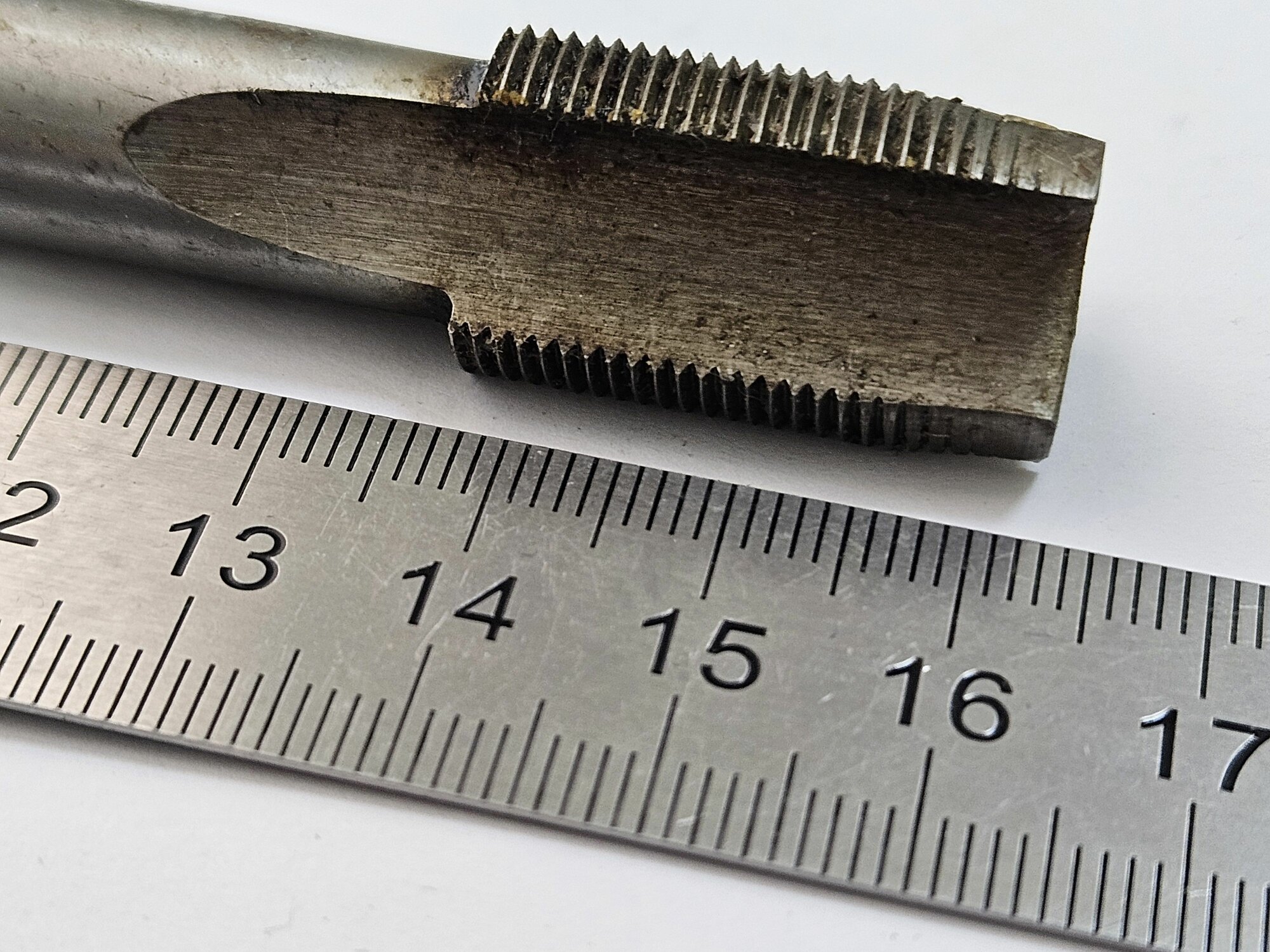 Метчик м/р М16х1 Р18 — фото 1