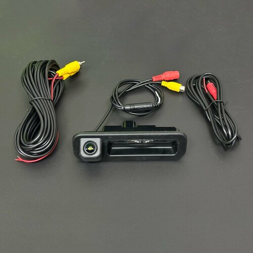 Камера заднего вида для Ford Focus 3 крепление на ручке багажника Универсал 2900₽