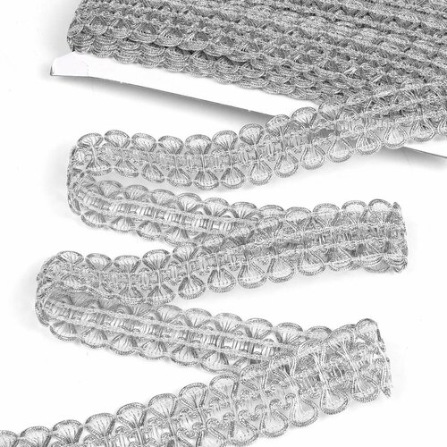 Тесьма отделочная металлизированная шир32 мм цв серебро 137 метров 1199₽