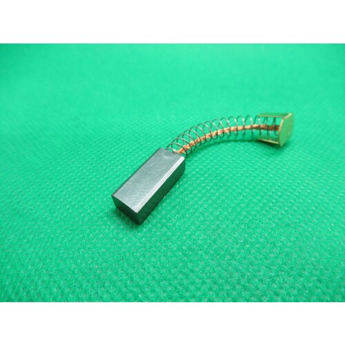 Щетка 5х8х19 мм меднографитовая. Медный поводок 37 мм. Пружина 5,5 мм.