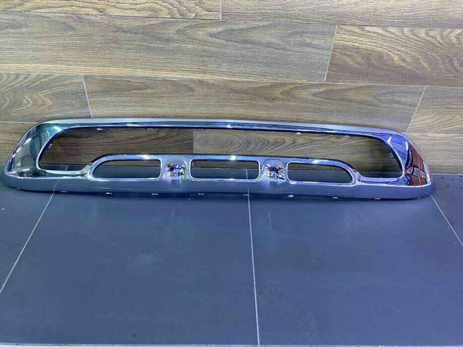 Хром переднего бампера Mercedes GLC 253 рестайлинг A2538850102