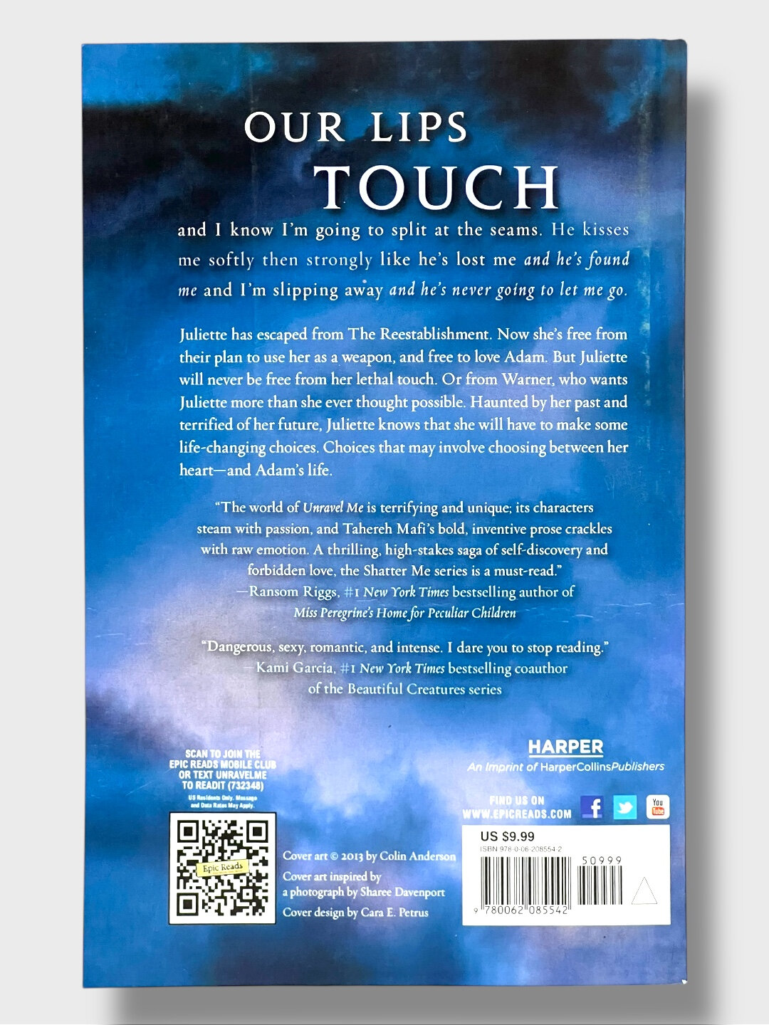 Книга: Unravel Me - Tahereh Mafi, А5, мягкий переплет, газетная бумага. — фото 1