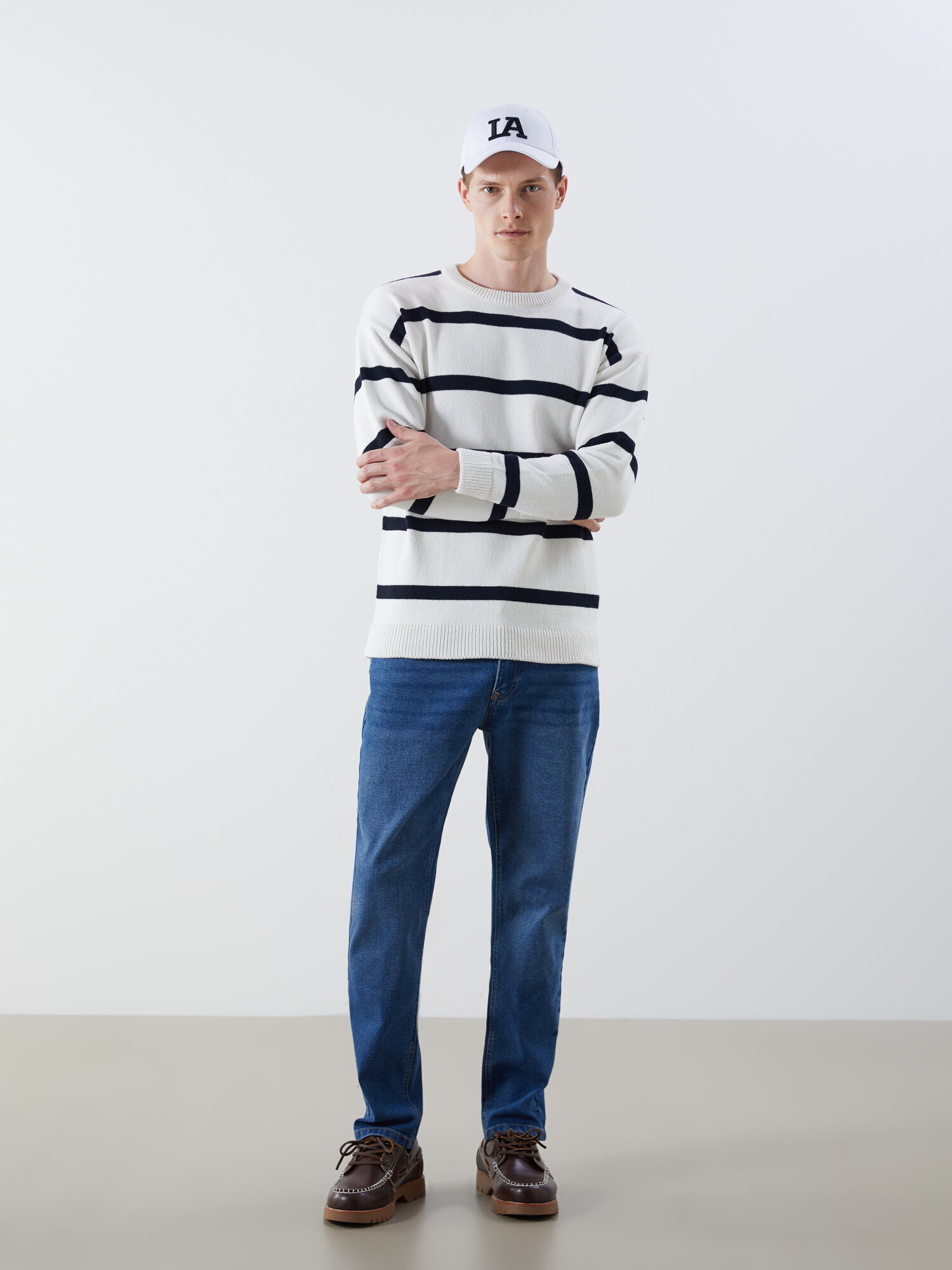 Джинсы зауженные 