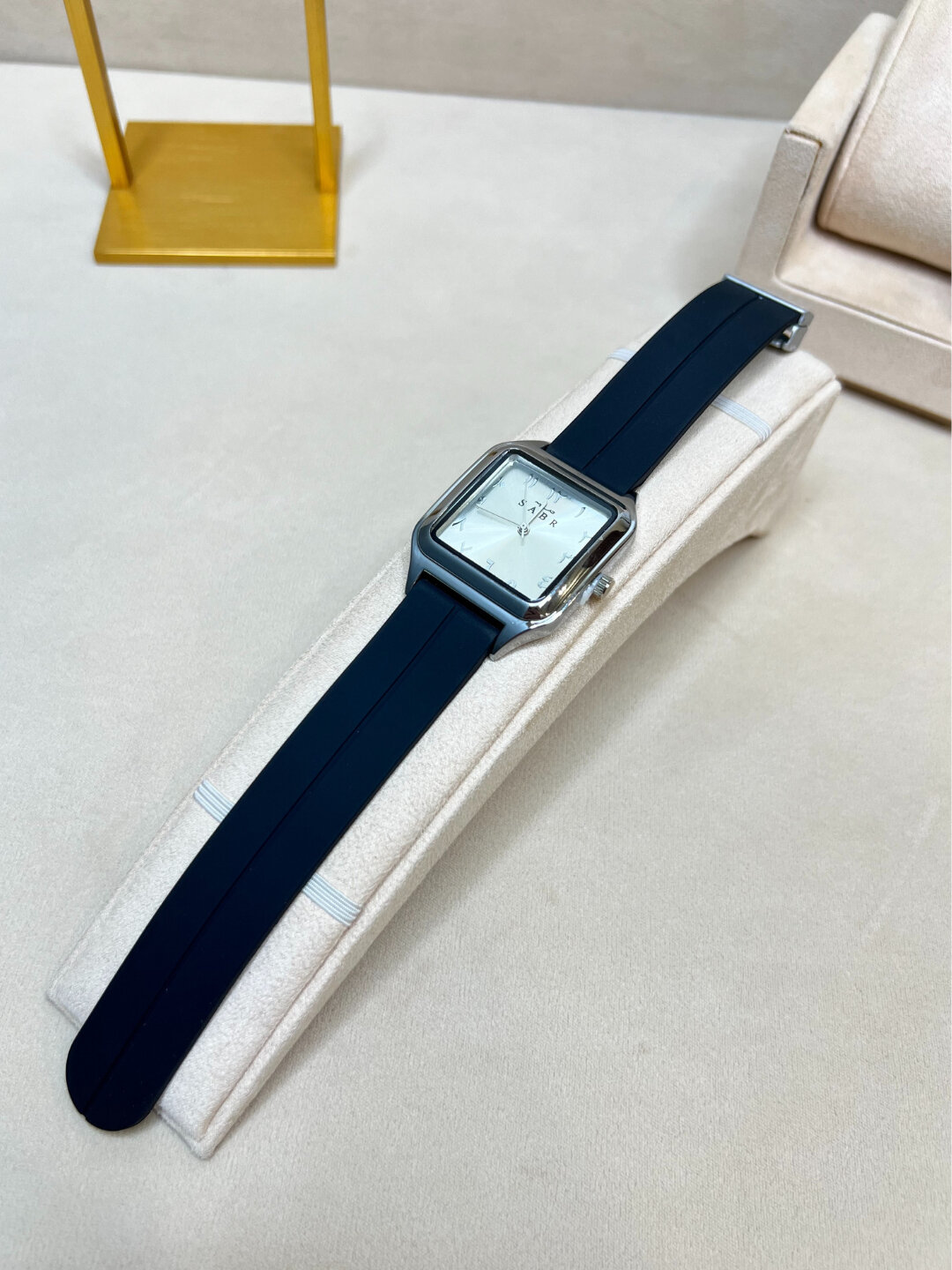 Наручные часы 890