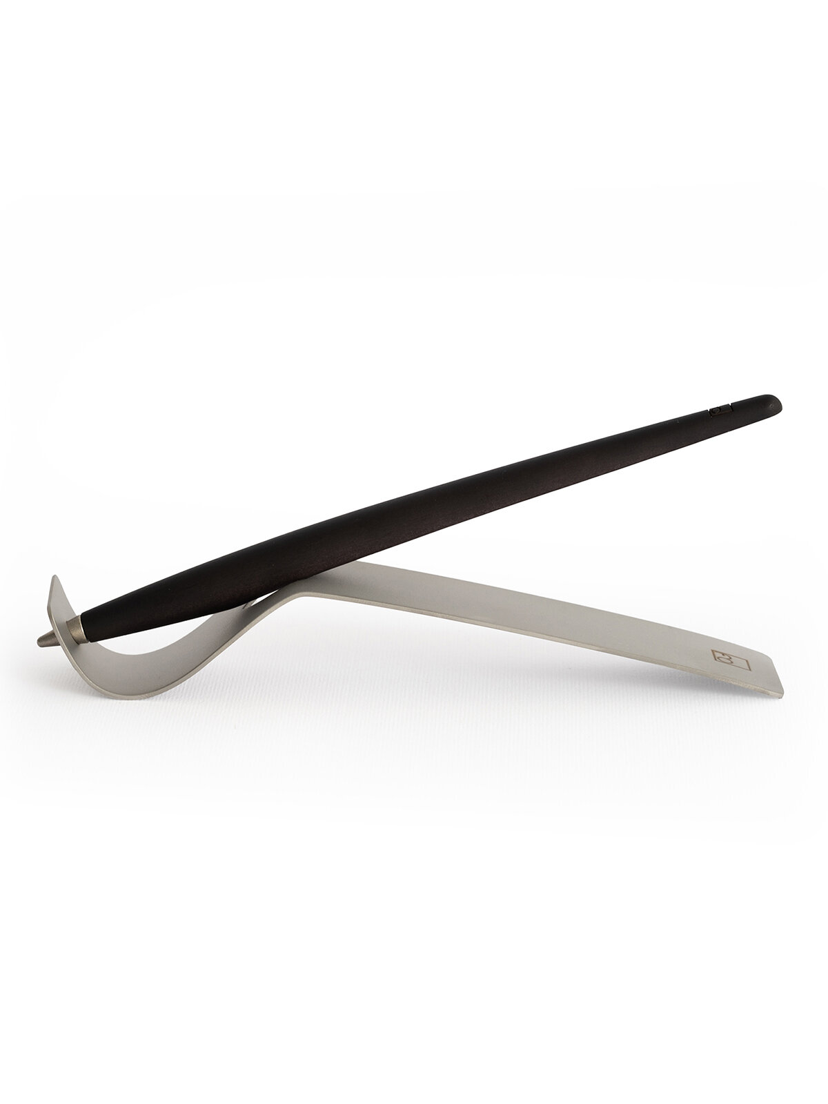 Шариковая ручка с подставкой Pininfarina Piuma A Modern Classic, в подарочной коробке, цвет черный (charcoal)