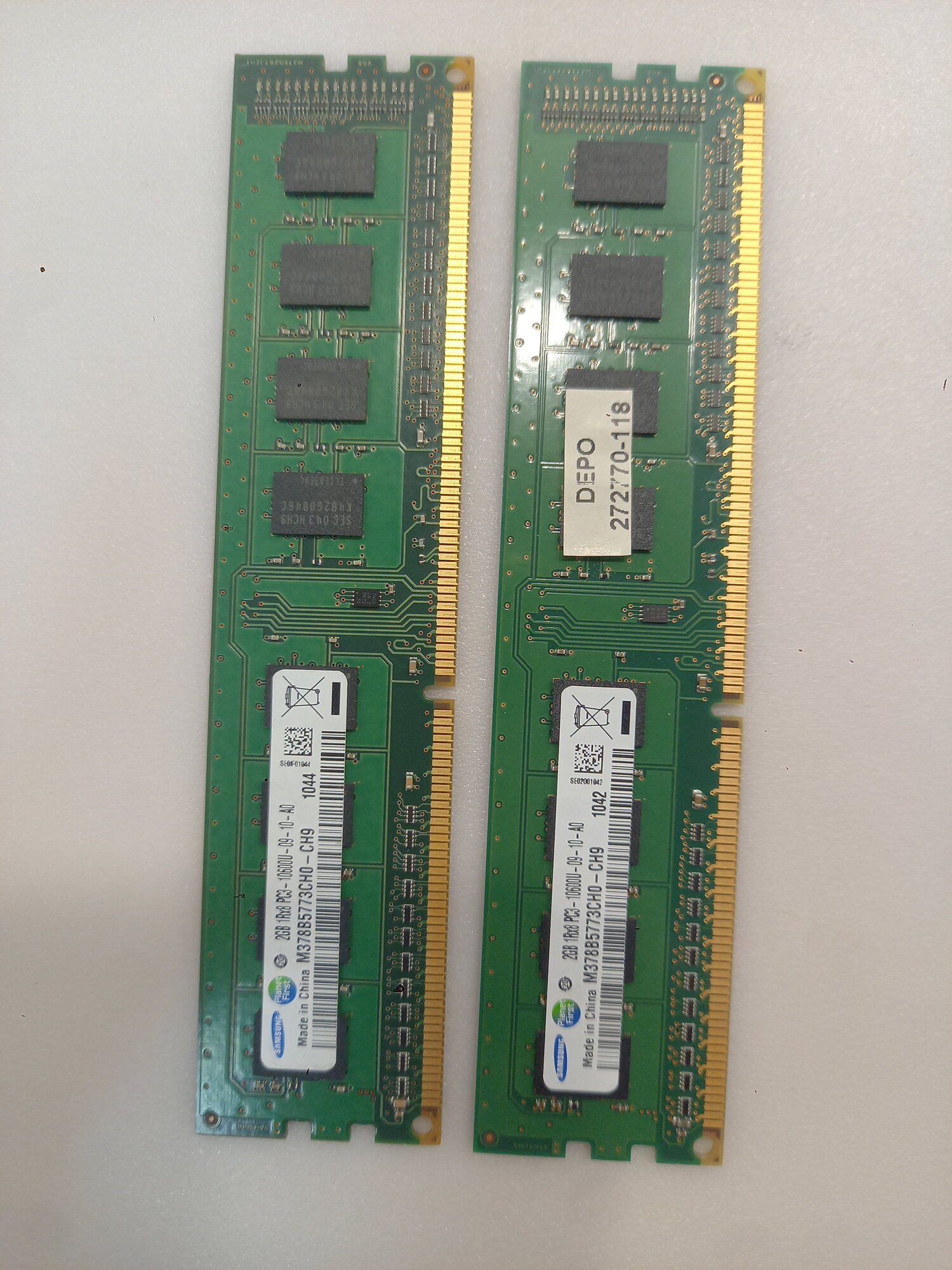 Модуль памяти DDR-III DIMM 2Gb PC3-10600 SAMSUNG Комплект 2шт