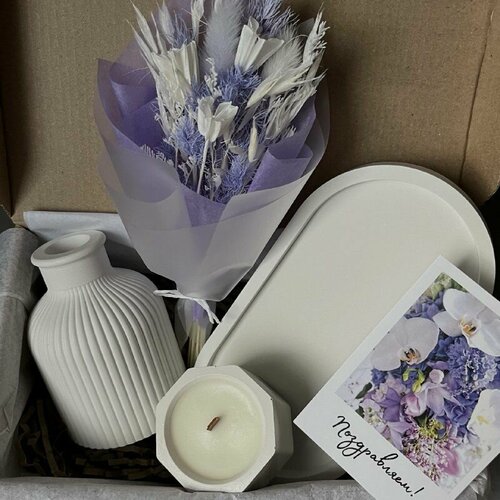 Подарочный набор на 8 марта: сухоцветы, ваза и подставка из гипса, свеча, открытка (белый+сиреневый)/crush home decor