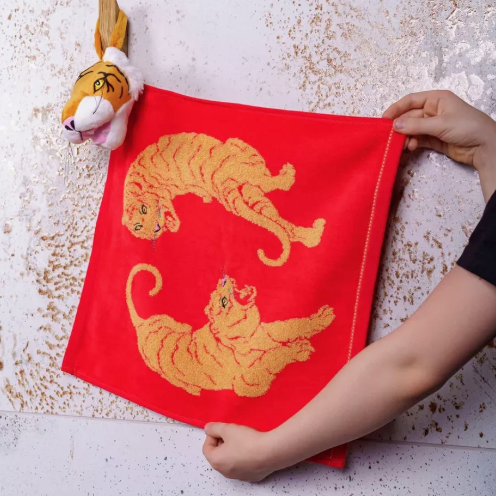 фото Детское полотенце для рук и лица с игрушкой тигр темно-синее