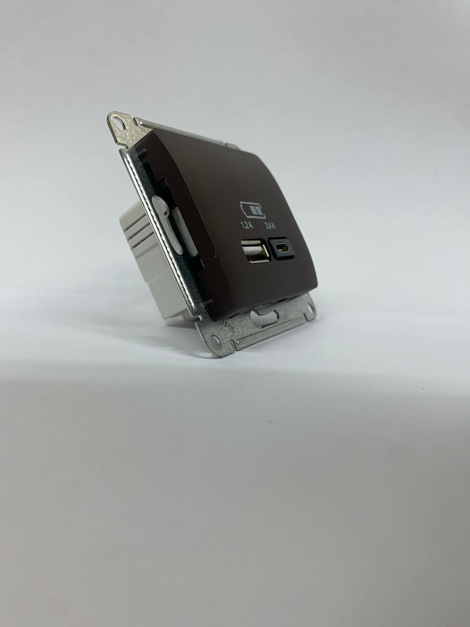 Розетка USB A+С 5В/2,4 А 2х5В/1,2А механизм Systeme Electric (Schneider Electric) Glossa, баклажановый - фото №3