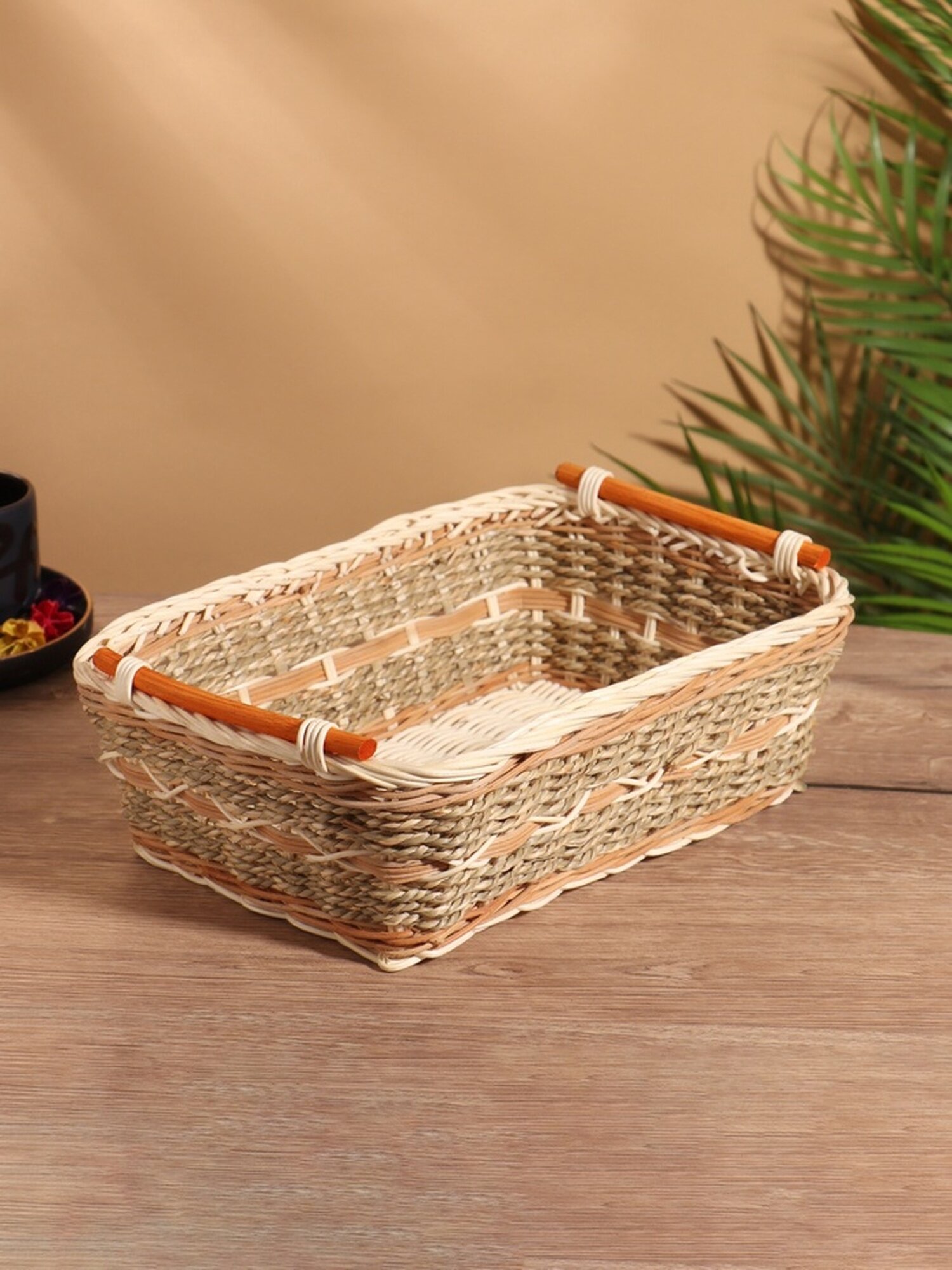 Корзина плетеная Сима-ленд ротанг бежевая 30 см x 22 см x 11 см