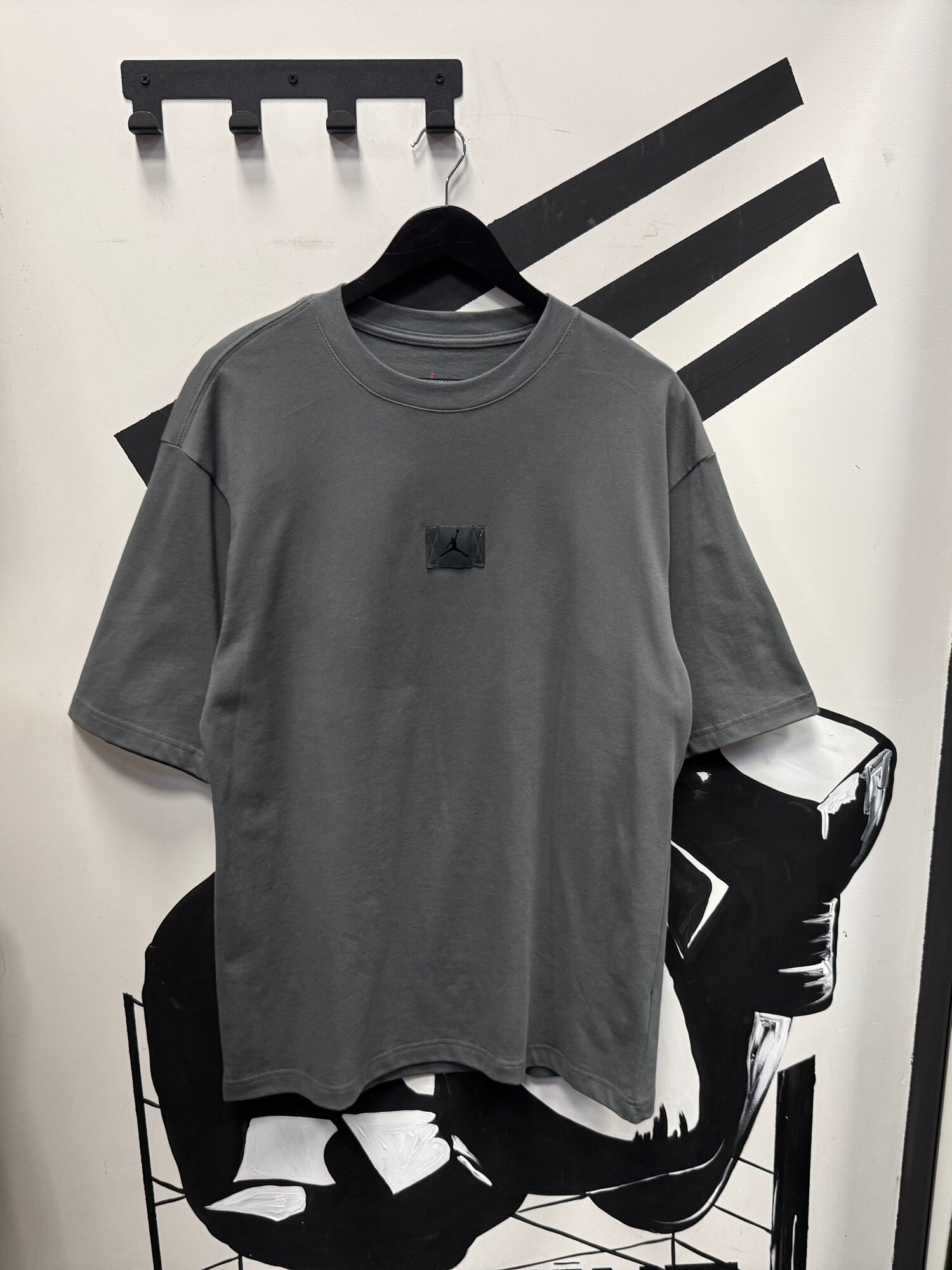 Футболка спортивная NIKE Flight Essentials, 1 шт., размер M, серый — фото 1