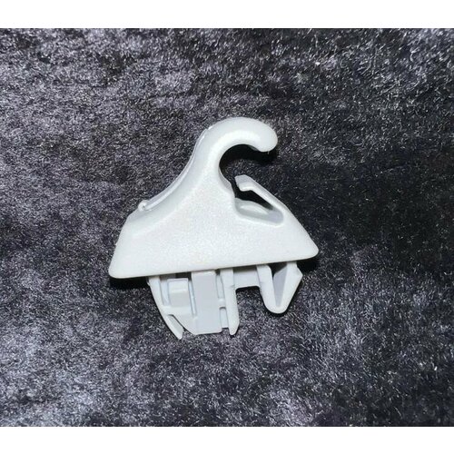 Серый фиксатор солнцезащитного козырька для Паджеро IV 792₽