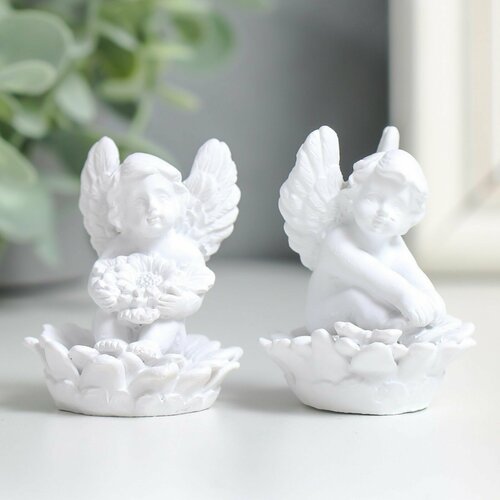 Сувенир Белый ангел на цветке 36х37х5 см 662₽