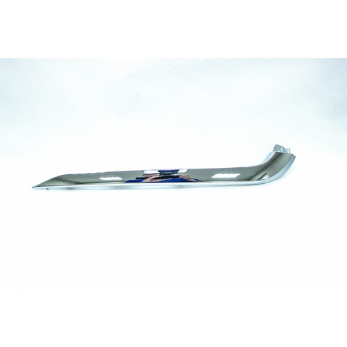 Молдинг переднего бампера правый нижний хром Лада Гранта FL 1553₽