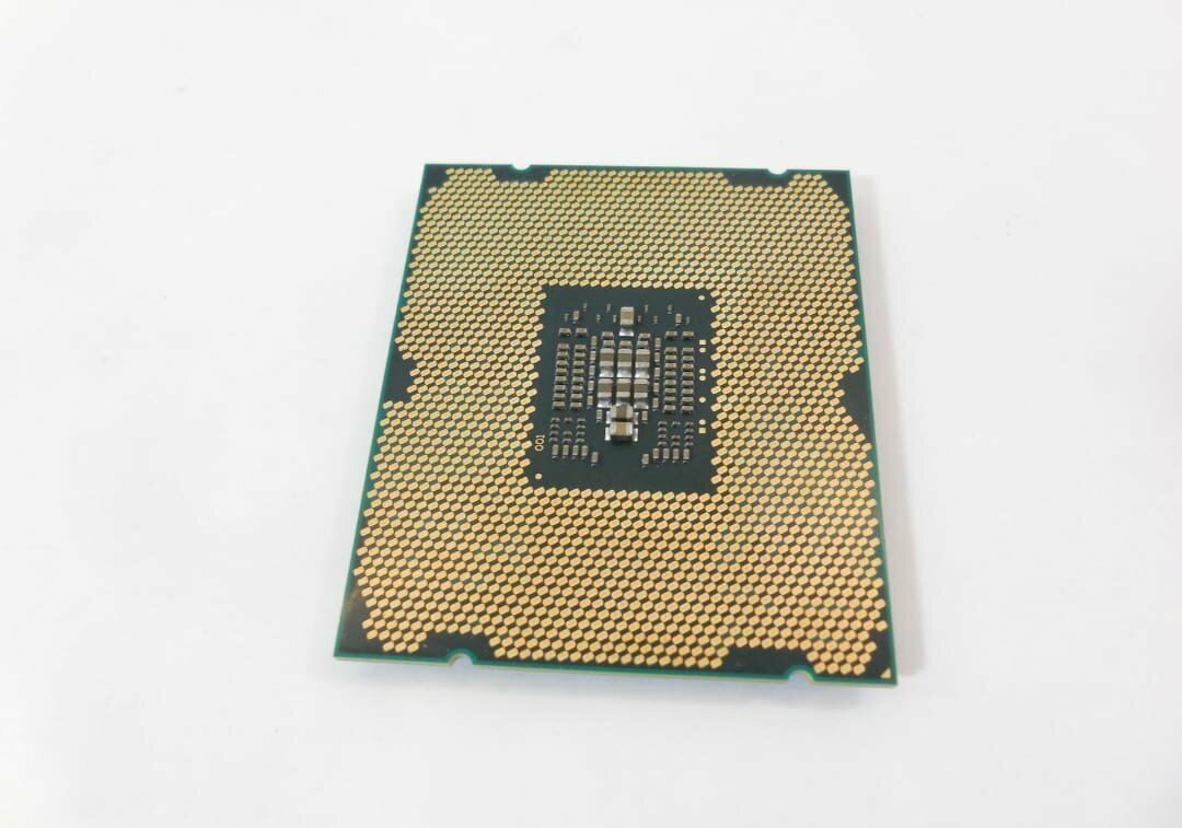 Процессор Intel Xeon E-2640v2, 8 ядер, 16 потоков, Ivy Bridge-EP, LGA2011 — фото 1