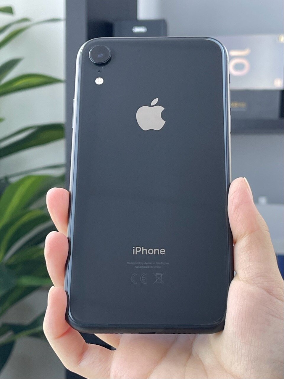 Смартфон Apple iPhone XR, 64 Гб, Черный, Apple A12 Bionic, IP68