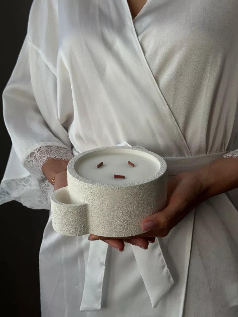 Свеча в гипсе ароматическая с деревянным фитилем, кокосовый воск, Grats: R BAG — фото 1