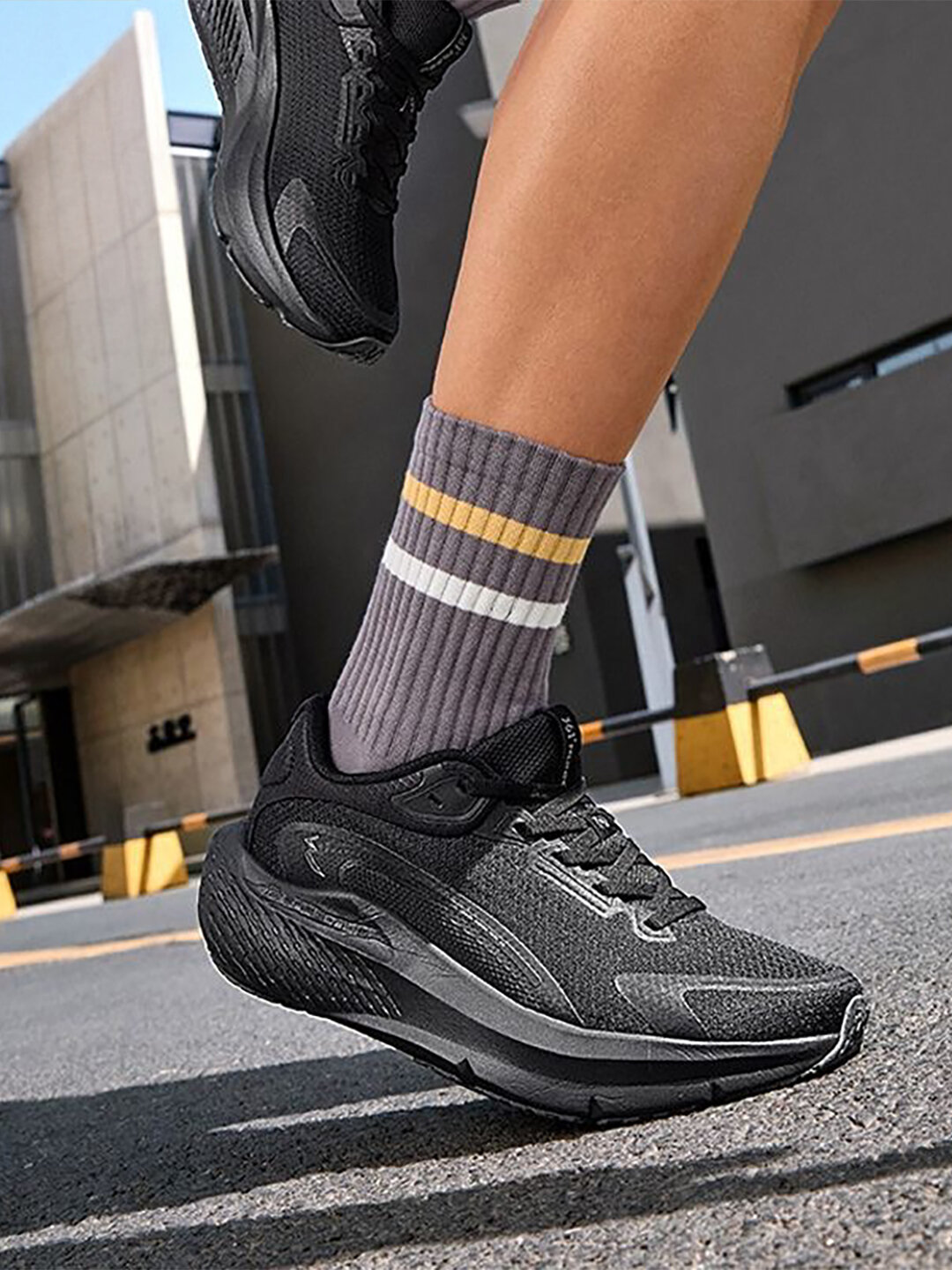 Кроссовки 361°, полнота B, размер 45 EU, black — фото 1