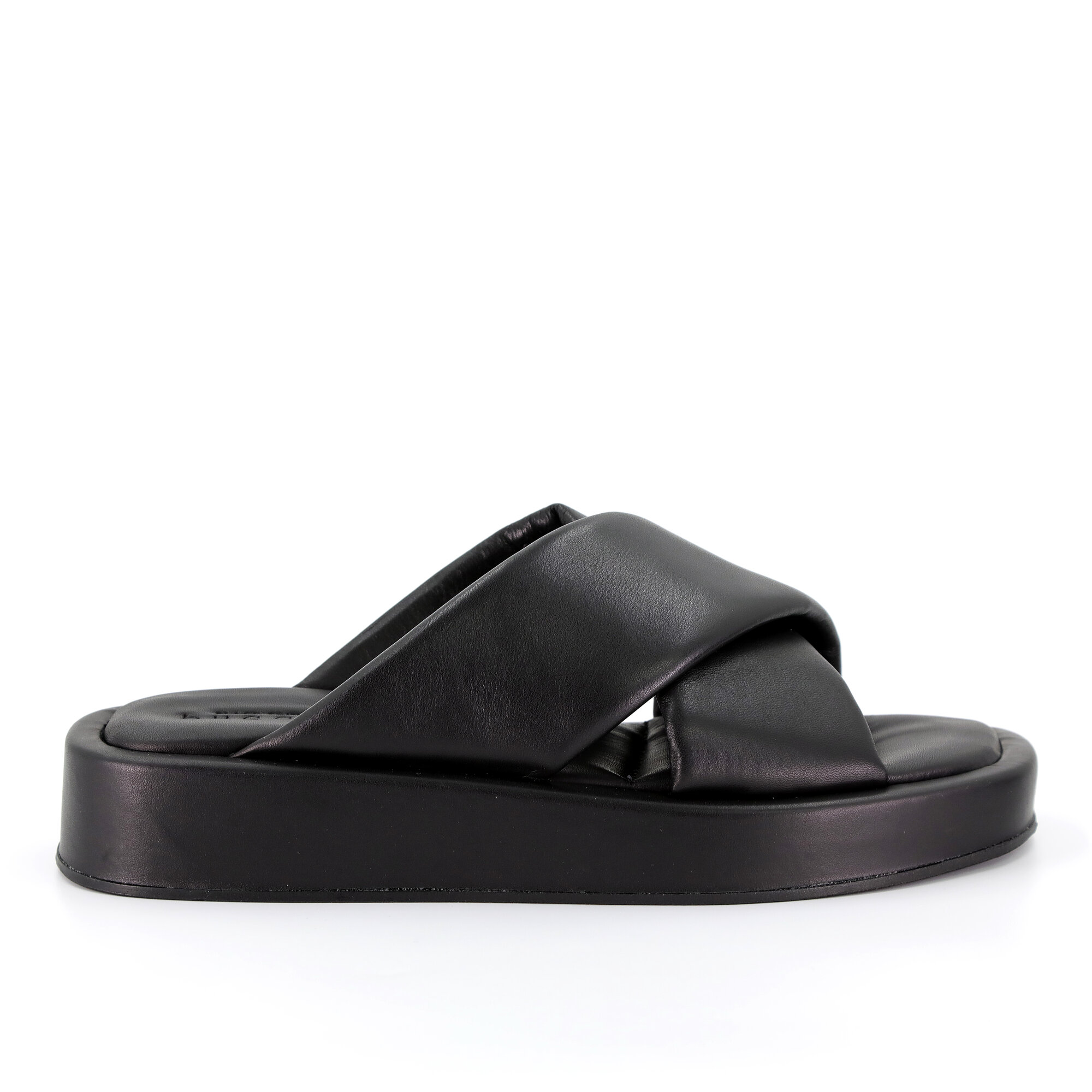 фото Шлепанцы Bugatti