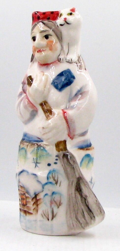 фото Баба Яга с черным котом. Фарфоровая фигурка