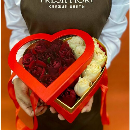 Розы в коробочке "Влюбленные сердца"