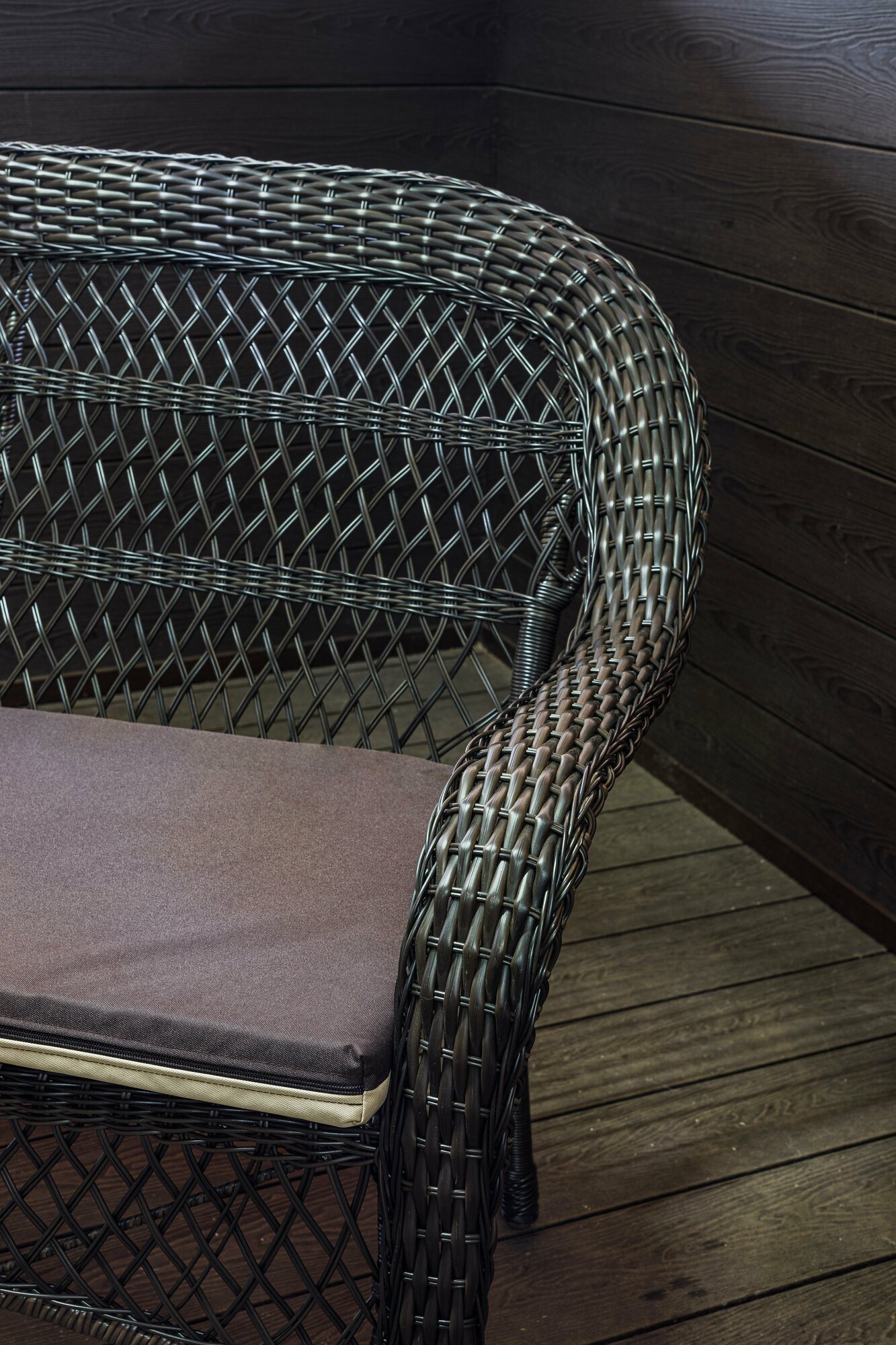 Двухместный диван из искусственного ротанга мэдисон НЬЮ "MEDISON NEW" арт. A07202 dark brown с подушками на сидение