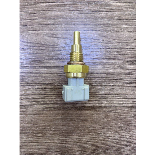 фото Датчик температуры охлаждающей жидкости (3 контакта) chery amulet (в термостат) 3 контакта lifan breez (hatchback) breez (sedan) smily solano x60