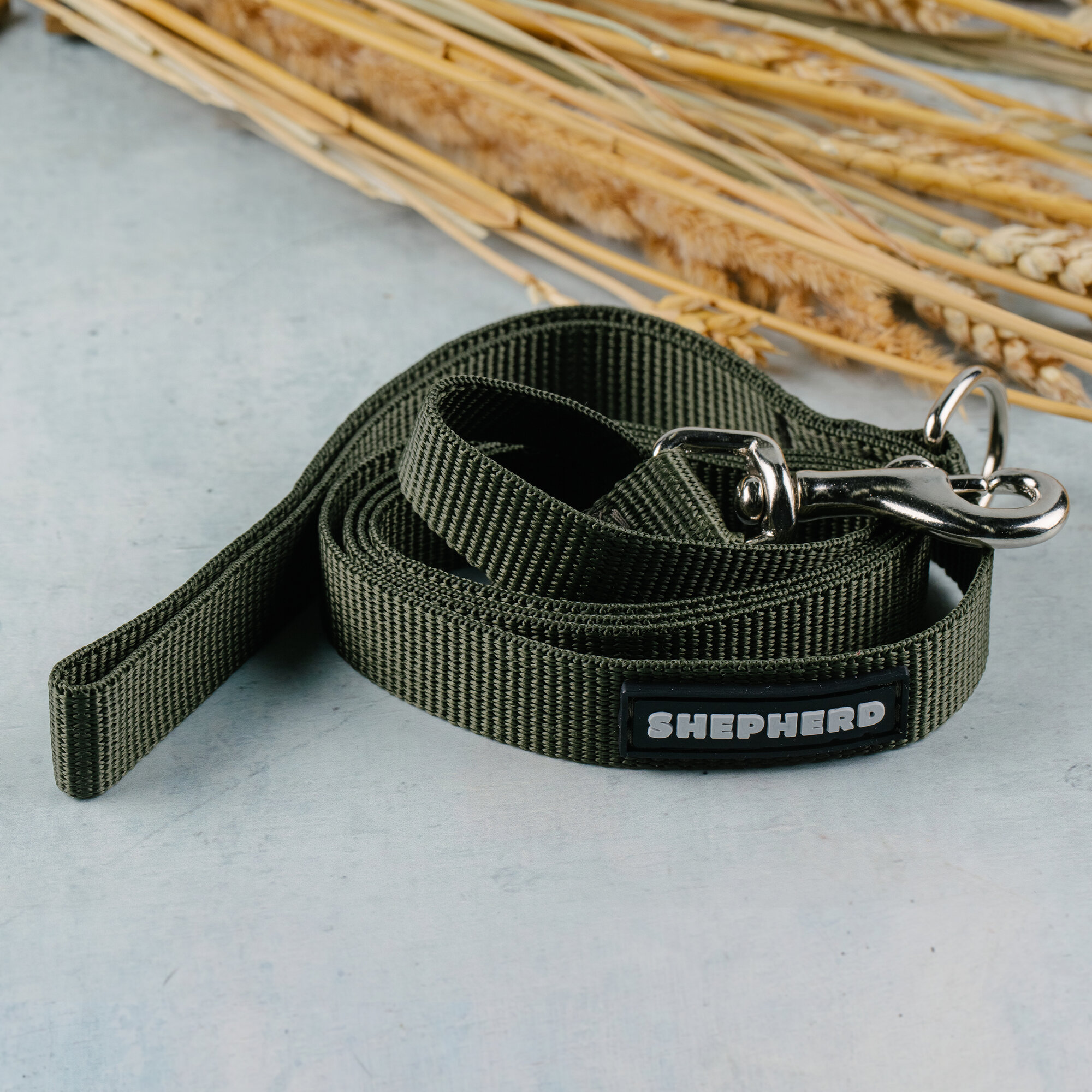 Поводок для собак SHEPHERD, 140 см, карабин с нагрузкой до 250 кг, хаки