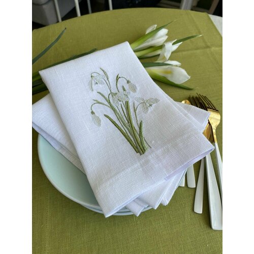 Сервировочные салфетки в наборе с вышивкой 