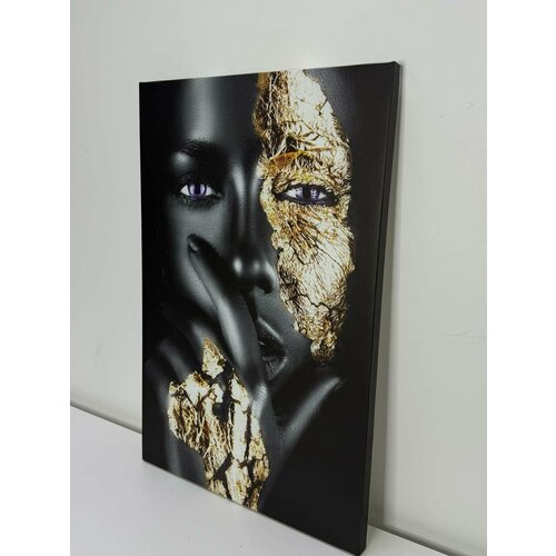 Красивая смотрит в золоте полностью готовая картина 40х60