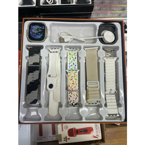 Смарт-часы набор из трех предметов - смарт-часы наушники силиконовый чехол 2399₽