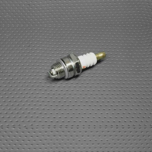 Свеча зажигания L6T для двухтактных бензопил бензокос 501₽