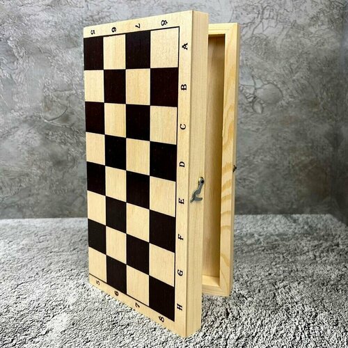 Доска шахматная обиходная лакированная, темные клетки 29 см