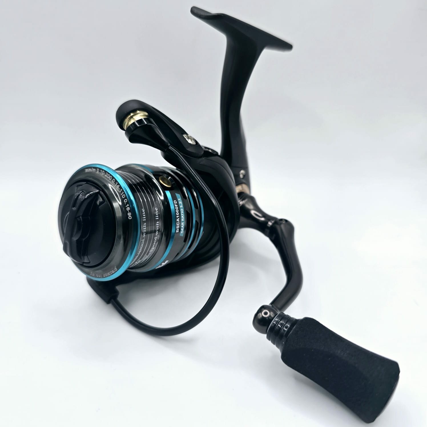 Катушка Black Side "Cadet" 1000FD, вес 205гр, подшипников 5+1, передаточное число 5.2:1, фрикцион 4кг.