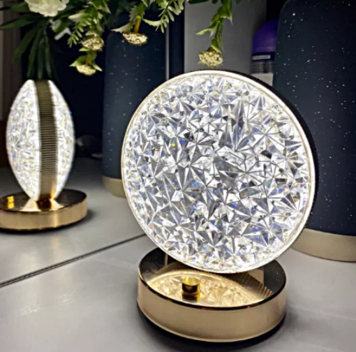 фото Светильник луна / ночник настольный беспроводной в виде полумесяца.