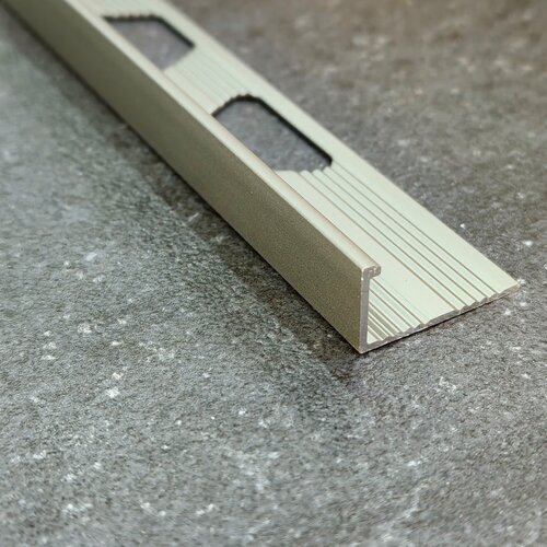 Изображение товара Профиль Г-Образный для плитки 8 мм, 2,7м анодированный алюминий Шампань матовая