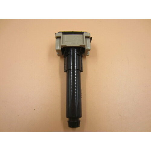 Форсунка омывателя фары левая совместима с Toyota Prado 150 2017-2021 8520860080 3500₽