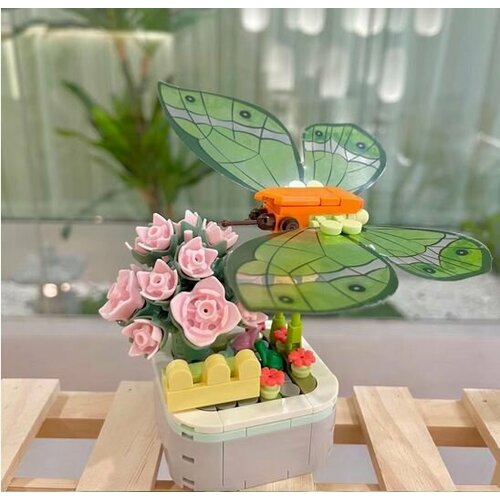 Конструктор пластиковый, розы цветы с бабочкой 3д в горшке, детский развивающий, игрушка.