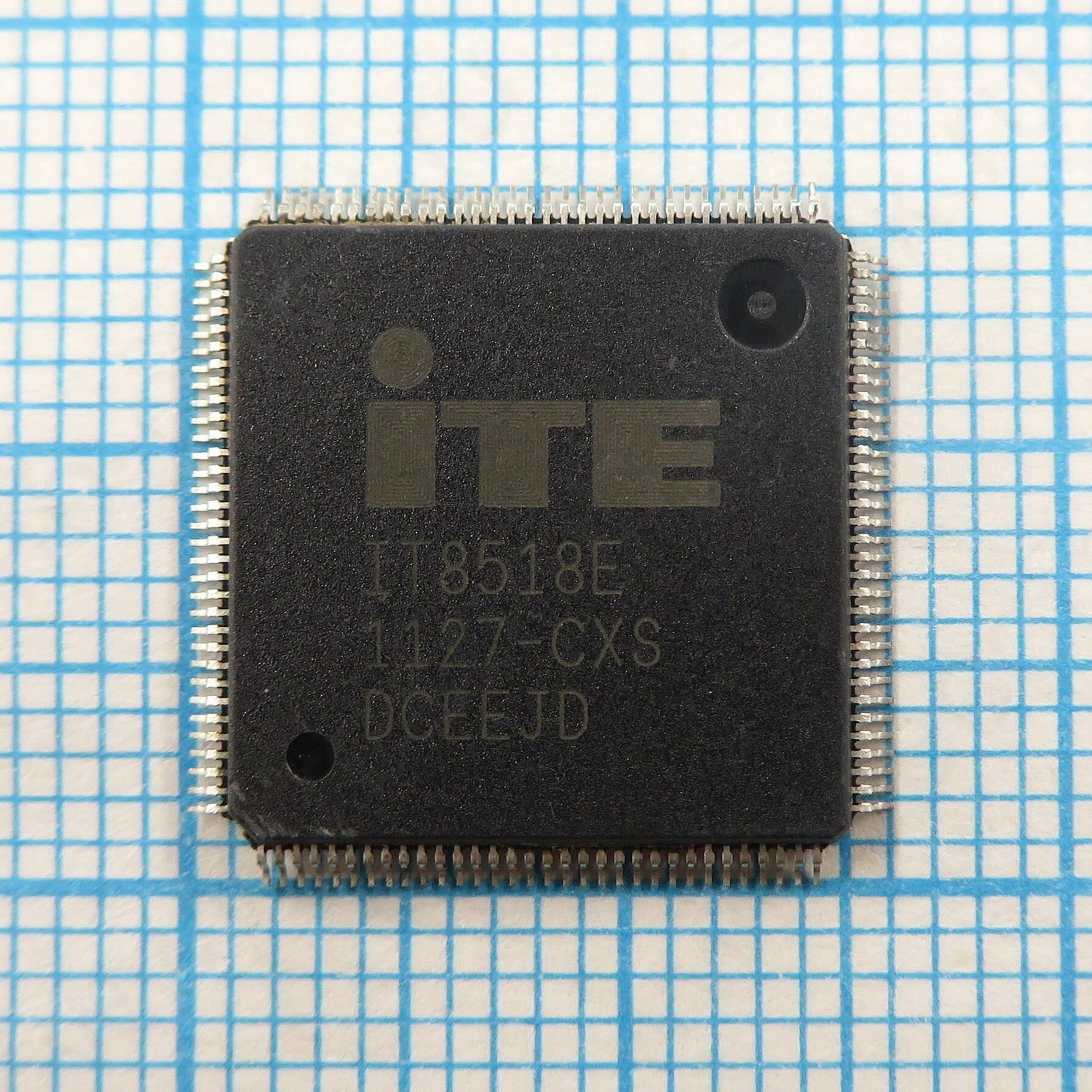 IT8518E CXS IT8518E-CXS - Мультиконтроллер