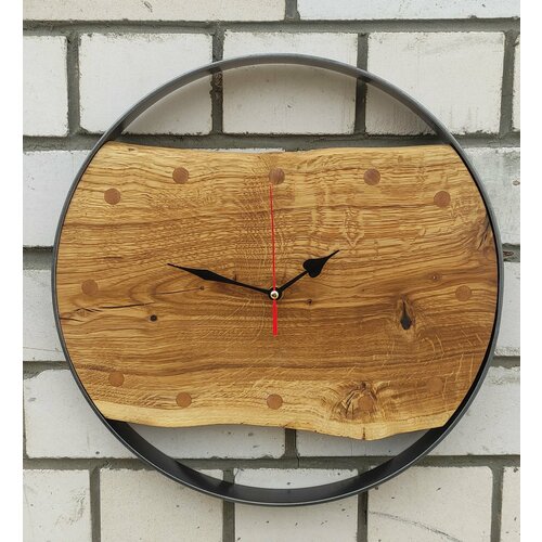 Часы настенные ручной работы в металлическом ободе 