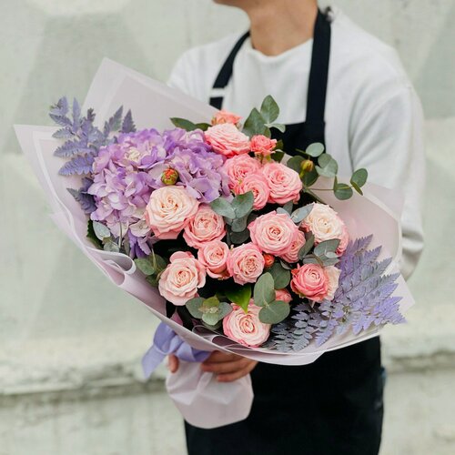 Изображение товара Букет Rybe-flowers "Пионовидные Розы и Гортензия", авторский, 11 цветов, 40см, M