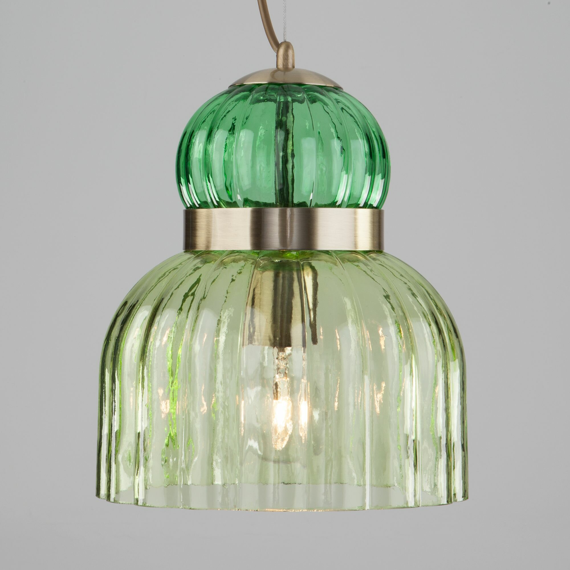 фото Подвесной светильник с зеленым плафоном Eurosvet 50150/1 античная бронза 1Е27 60W