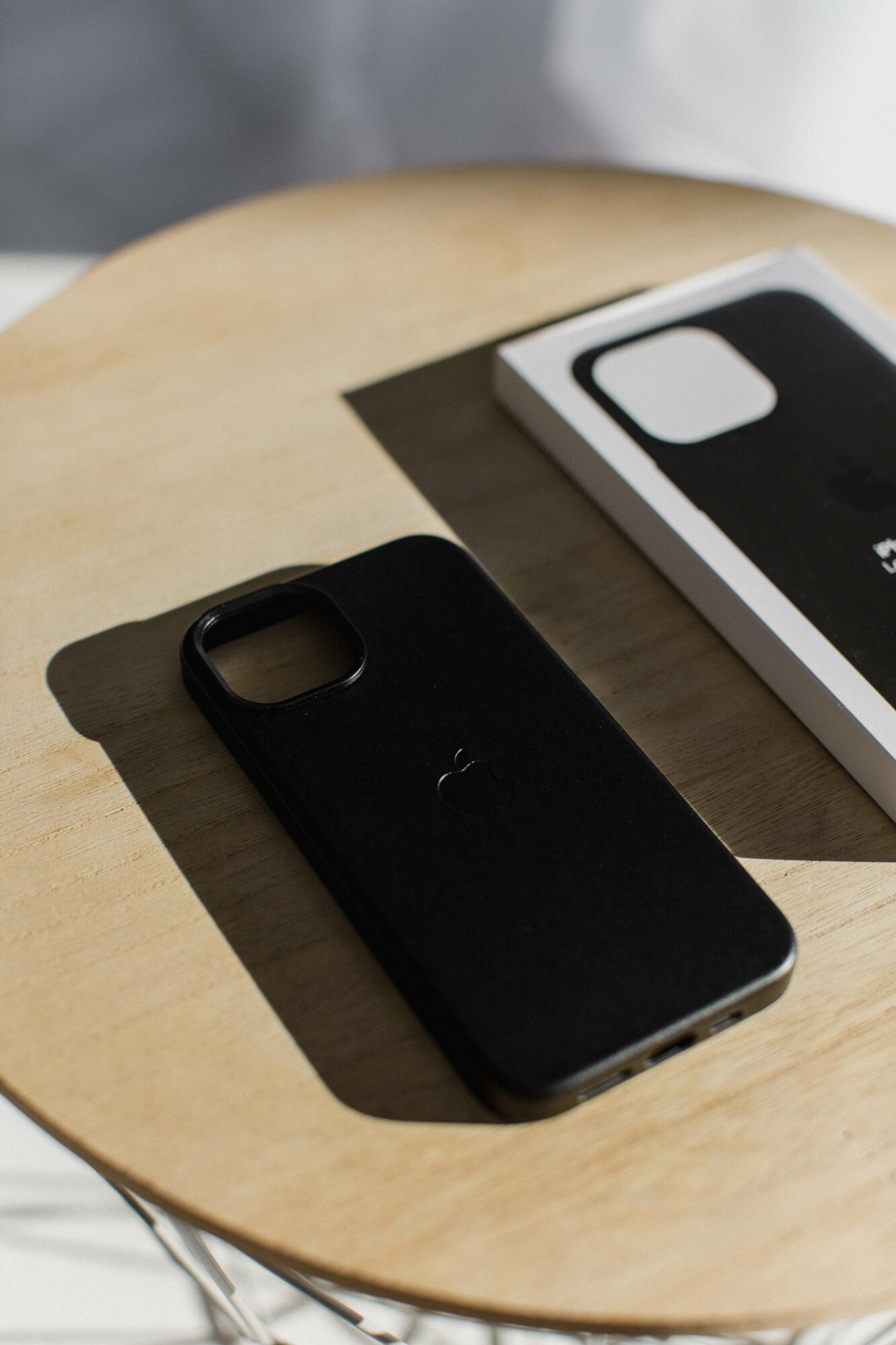 Чехол черный для IPhone 14 Leather Case с анимацией и функцией MagSafe