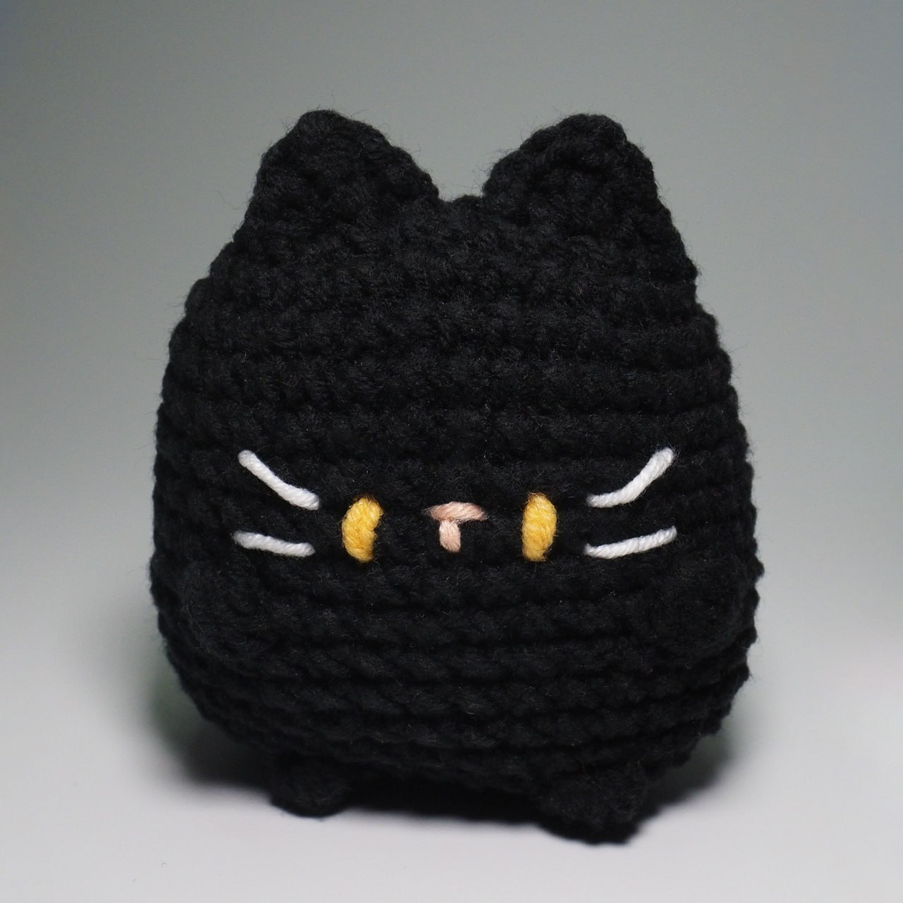 Набор для вязания "crochet internet" брелок черный Котик