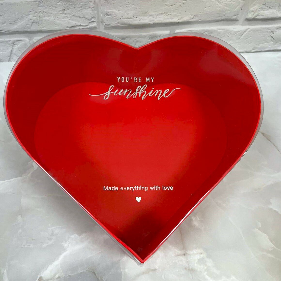 Коробка подарочная в форме сердца с прозрачной крышкой 23 см