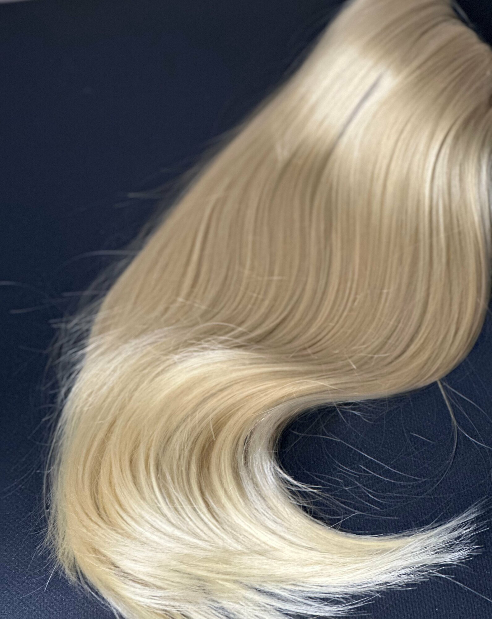 Шиньон хвост накладной прямой волос длиной 45 см на крабе. 190 гр. Цвет – блонд.