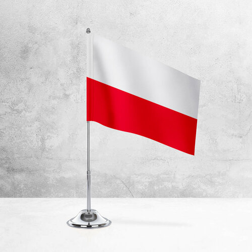 Настольный флаг Польши на металлической подставке под серебро